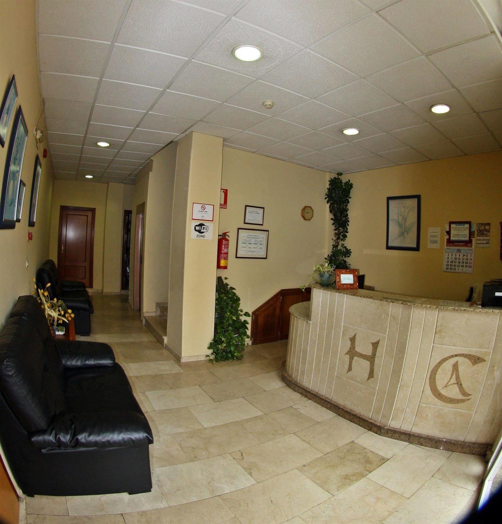 Hostal Carlos 2 Ла-Линеа-де-ла-Консепсьон Экстерьер фото